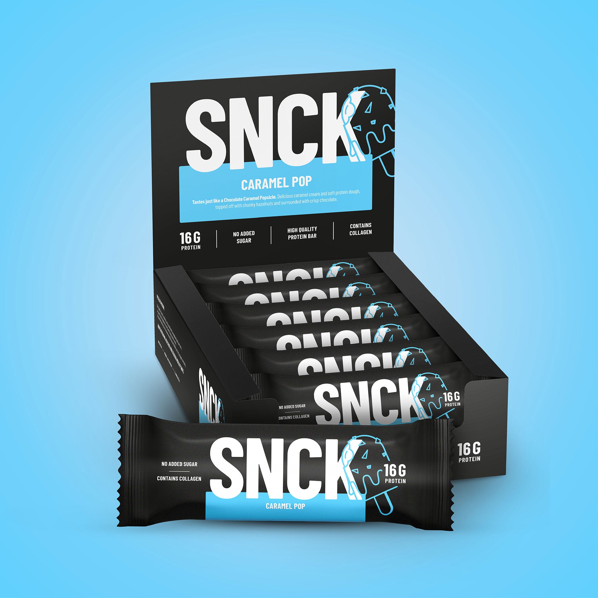 SNCK Caramel Pop-Proteinbox vor einem blauen Hintergrund